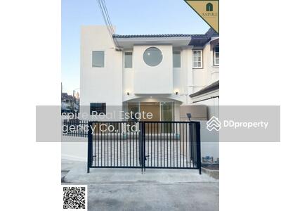 ขาย - ทาวน์โฮมหลังมุมรีโนเวทใหม่, กรุงเทพ