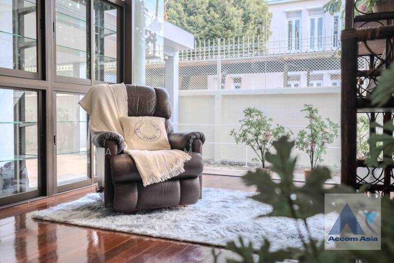 For Rent - 4 Bedrooms House for Rent in Sukhumvit, Bangkok near BTS On Nut (AA36596), Bangkok