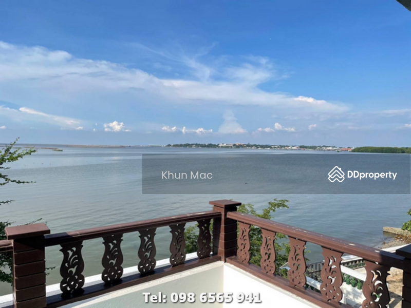 Beach Front Thai Style House in Bang Saen , Khao Chonburi, Chon Buri