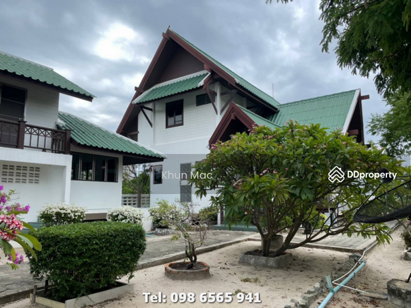 Beach Front Thai Style House in Bang Saen , Khao Chonburi, Chon Buri