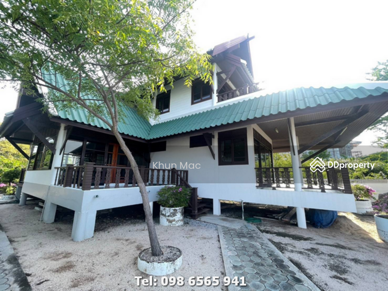 Beach Front Thai Style House in Bang Saen , Khao Chonburi, Chon Buri