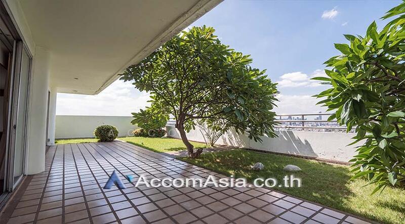 ให้เช่า - 5 Bedrooms Apartment for Rent in Sukhumvit, Bangkok near BTS Ekkamai at Ideal Place For Big Famlili, กรุงเทพ
