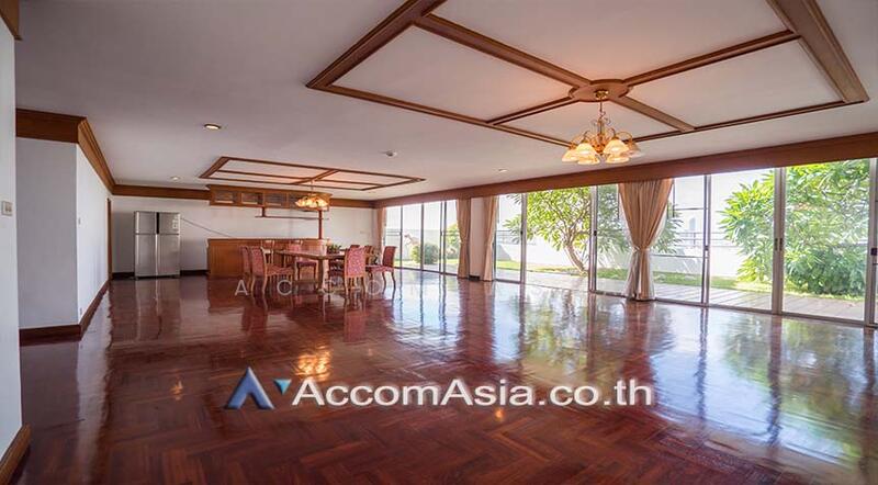 ให้เช่า - 5 Bedrooms Apartment for Rent in Sukhumvit, Bangkok near BTS Ekkamai at Ideal Place For Big Famlili, กรุงเทพ