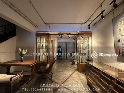 ขาย - Townhouse For Sale Modern Loft Style Ekamai 12, กรุงเทพ