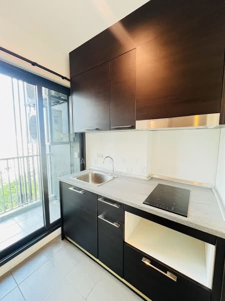 The Tree Rio Bang-Aor Station, Bangkok, 315 Charan Sanitwong Rd, Bang O, Bang Phlat, Bangkok, 1 Bedroom, 30 sqm, Condo For Rent, by Jakarin Houpramong, 11180227 - DDproperty.com