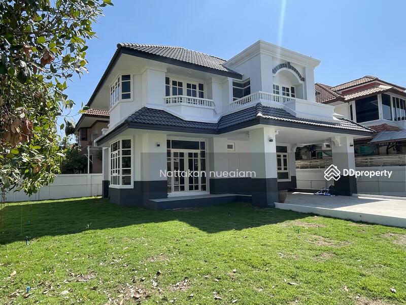 For Sale - Lake Garden Villa, Bangkok