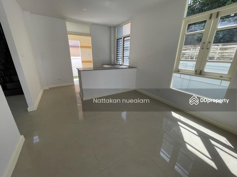 For Sale - Lake Garden Villa, Bangkok