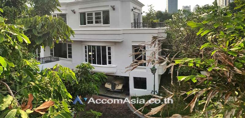 For Rent - 5 Bedrooms House for Rent in Sukhumvit, Bangkok near BTS Ekkamai (AA22749), Bangkok