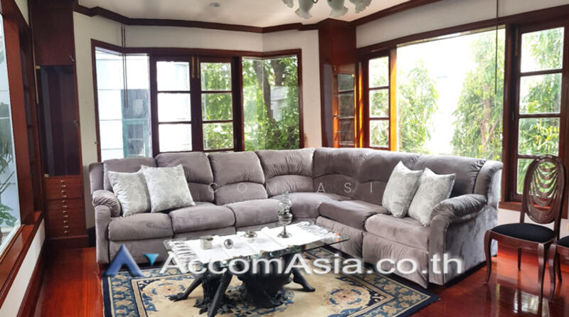 For Rent - 5 Bedrooms House for Rent in Sukhumvit, Bangkok near BTS Ekkamai (AA22749), Bangkok