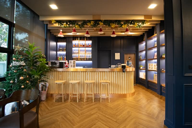 บ้านสไตล์ค่าเฟ่ โมเดิร์น ขายพร้อมอุปกรณ์ร้านอาหาร 4 ห้องนอน พร้อมสระว่ายน้ำ, เชียงใหม่, หนองหาร, สันทราย, เชียงใหม่, 400 ตร.ม., บ้านเดี่ยว ขาย, โดย Tanannat Porntadapattanayothin, 11189009 - DDproperty.com
