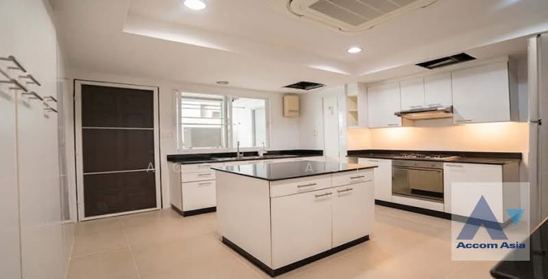ให้เช่า - 3 Bedrooms Apartment for Rent in Sukhumvit, Bangkok near BTS Asok - MRT Sukhumvit at Great Faciliti, กรุงเทพ