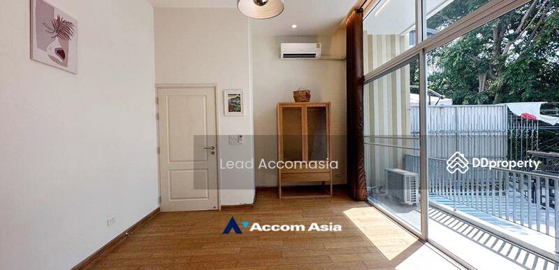 ให้เช่า - Home Office | 4 Bedrooms Townhouse for Rent in Sukhumvit, Bangkok near BTS Ekkamai (AA33995), กรุงเทพ