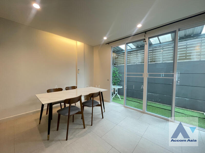Home Office | 4 Bedrooms Townhouse for Rent in Sukhumvit, Bangkok near BTS Ekkamai (AA33995), Bangkok, Khlong Tan Nua, Watthana, Bangkok, 4 Bedrooms, 220 sqm, Townhouse For Rent, by Accom Asia, 11193623 - DDproperty.com