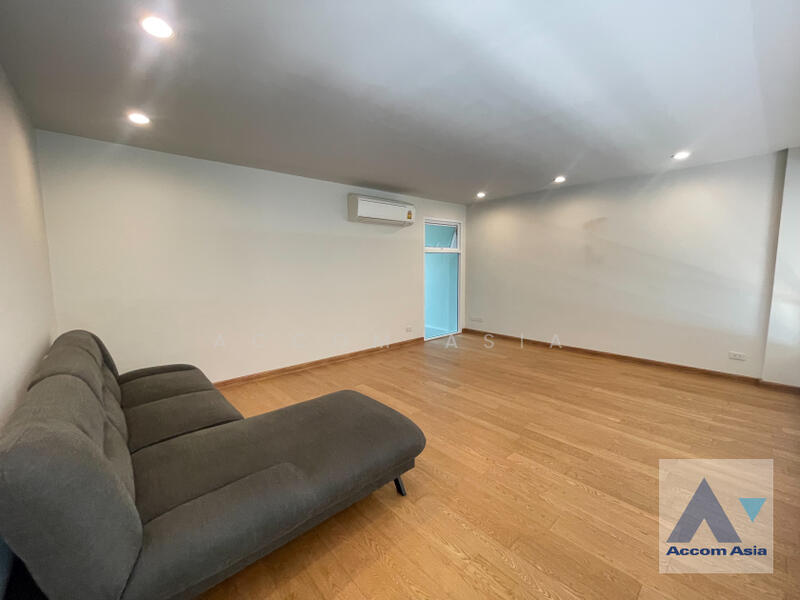 Home Office | 4 Bedrooms Townhouse for Rent in Sukhumvit, Bangkok near BTS Ekkamai (AA33995), กรุงเทพ, คลองตันเหนือ, วัฒนา, กรุงเทพ, 220 ตร.ม., ทาวน์เฮ้าส์ ให้เช่า, โดย Accom Asia, 11193623 - DDproperty.com