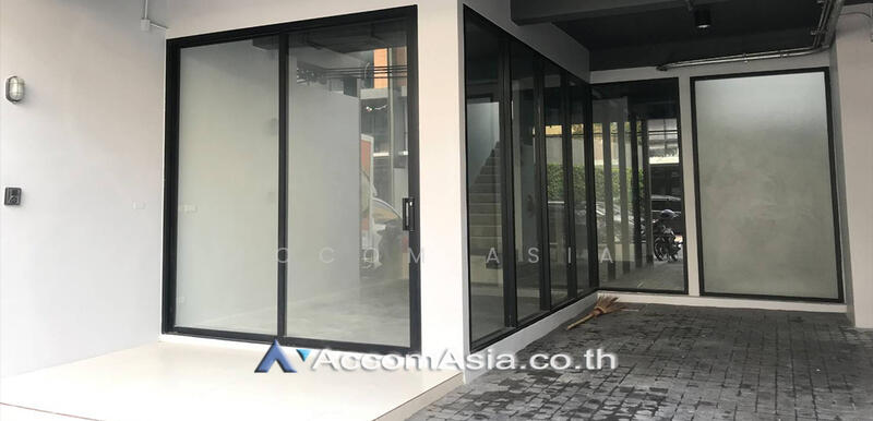 ให้เช่า - 4 Bedrooms Townhouse for Sale and Rent in Pattanakarn, Bangkok near BTS On Nut at The Pride Sukhumvi, กรุงเทพ