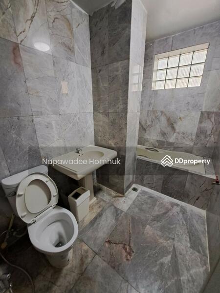 อาคารพานิชย์, Bangkok, Huai Khwang, Huai Khwang, Bangkok, , 300 sqm, Shophouse For Sale, by Napawadee Homhuk, 11193807 - DDproperty.com