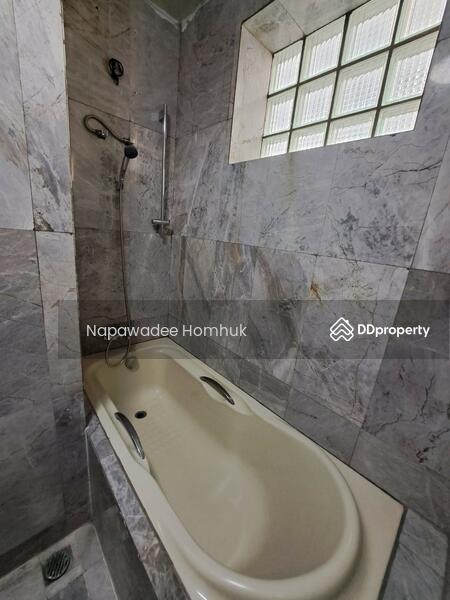 อาคารพานิชย์, Bangkok, Huai Khwang, Huai Khwang, Bangkok, , 300 sqm, Shophouse For Sale, by Napawadee Homhuk, 11193807 - DDproperty.com