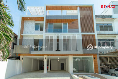 ขาย - ขาย/เช่า ตึกแถวรีโนเวทใหม่ เป็นสำนักงานพร้อมที่อยู่อาศัย ซอยอ่อนนุช70/1, สุขุมวิท77, ประเวศ 57, กรุงเทพ