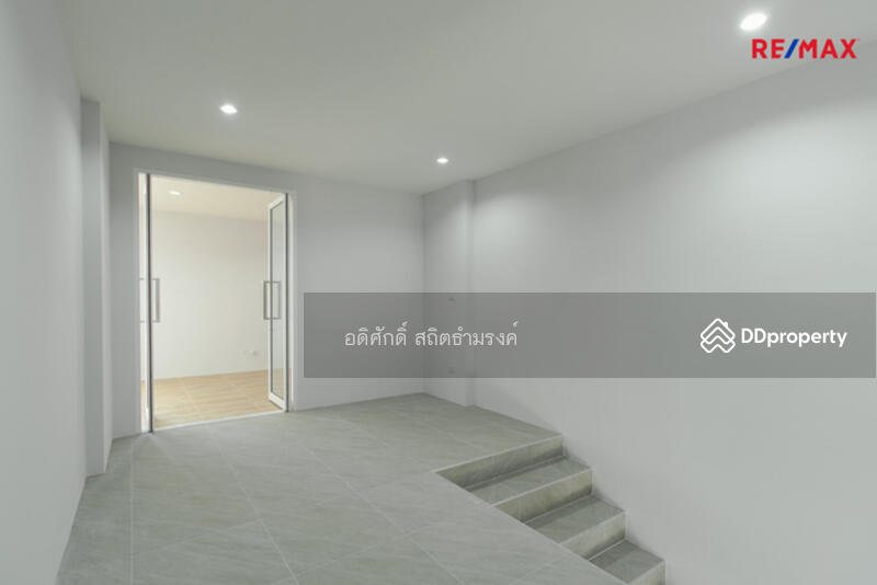 ขาย - ขาย/เช่า ตึกแถวรีโนเวทใหม่ เป็นสำนักงานพร้อมที่อยู่อาศัย ซอยอ่อนนุช70/1, สุขุมวิท77, ประเวศ 57, กรุงเทพ