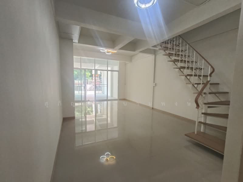 For Sale - Townhouse for sale, Wang Thong Thani, Rangsit, Lam Luk Ka, Khlong 1 (near Zeer Rangsit), Pathum Thani