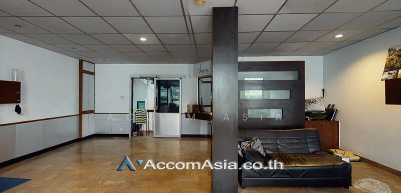 ให้เช่า - 10 Bedrooms House for Sale and Rent in Sukhumvit, Bangkok near BTS Phrom Phong (110121), กรุงเทพ