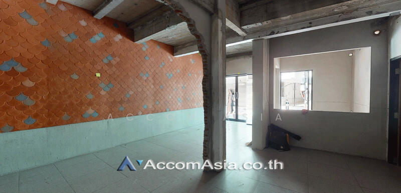 ให้เช่า - 10 Bedrooms House for Sale and Rent in Sukhumvit, Bangkok near BTS Phrom Phong (110121), กรุงเทพ