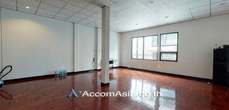 ให้เช่า - 10 Bedrooms House for Sale and Rent in Sukhumvit, Bangkok near BTS Phrom Phong (110121), กรุงเทพ