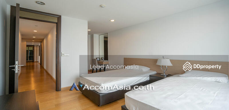 ให้เช่า - 3 Bedrooms Apartment for Rent in Sukhumvit, Bangkok near BTS Thong Lo at The Modern dwelling, กรุงเทพ