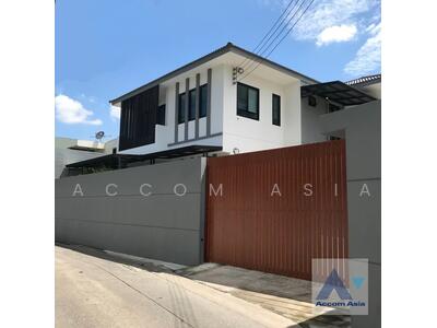 ขาย - 4 Bedrooms House for Sale in Sukhumvit, Bangkok near BTS Phra khanong (AA33764), กรุงเทพ