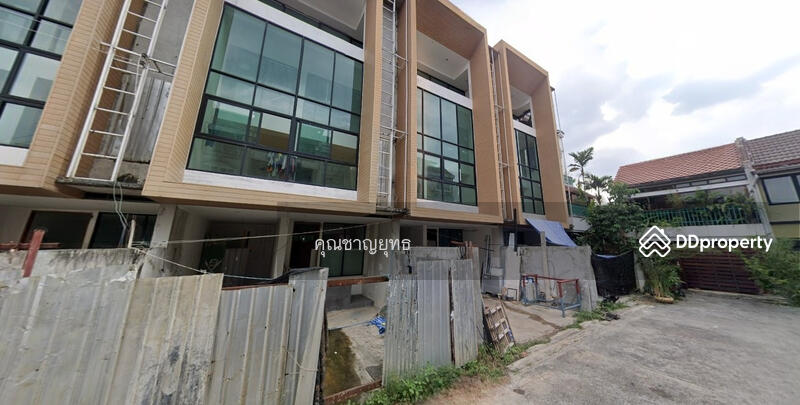 For Sale - ทาวน์โฮม ในซอยสุขุมวิท 49, Bangkok
