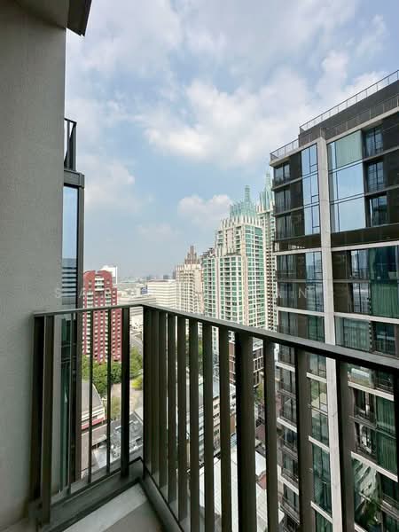 28 Chidlom, Bangkok, 28 Chit Lom Alley, Lumphini, Pathum Wan, Bangkok, 1 Bedroom, 44 sqm, Condo For Rent, by Sarttra Wang, 11207156 - DDproperty.com