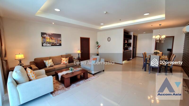 ให้เช่า - 3 Bedrooms Apartment for Rent in Sukhumvit, Bangkok near BTS Phrom Phong at Fully Furnished Suites, กรุงเทพ