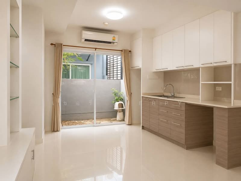 Indy Srinakarin-Romklao, Bangkok, 278 Romklao Road, Saen Sab, Min Buri, Bangkok, 2 Bedrooms, 89 sqm, Townhouse For Rent, by Tamita Kongsoithong, 11207908 - DDproperty.com