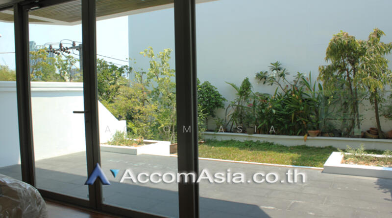 ให้เช่า - 3 Bedrooms Townhouse for Sale and Rent in Sukhumvit, Bangkok near BTS Thong Lo at Townhouse in Suk, กรุงเทพ