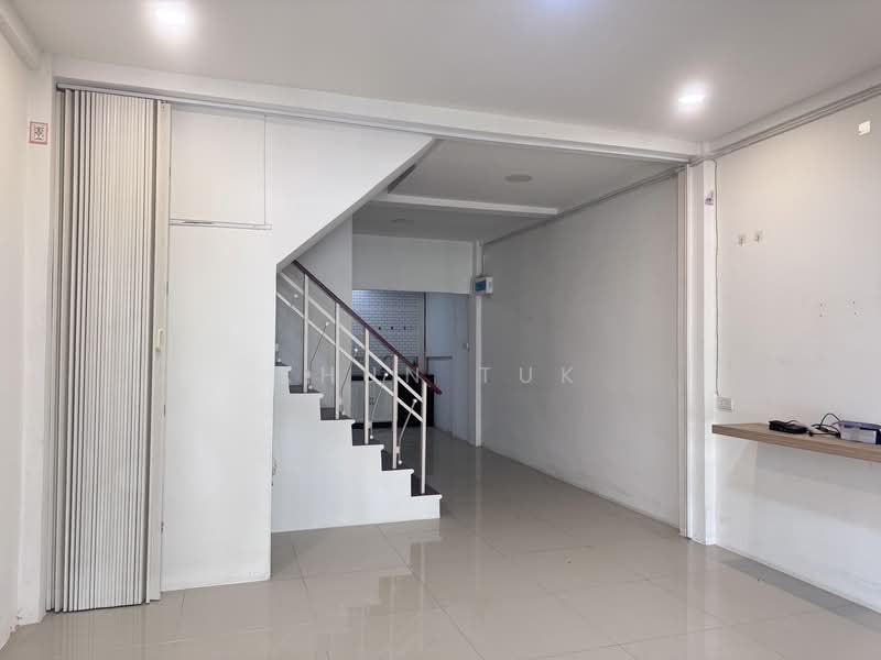 Poonsinh Thani 3, Bangkok, Rat Phatthana Road, Khlong Song Ton Nun, Lat Krabang, Bangkok, 2 Bedrooms, 100 sqm, Townhouse For Sale, by Khun Tuk, 11209913 - DDproperty.com