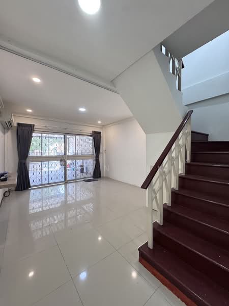 Poonsinh Thani 3, Bangkok, Rat Phatthana Road, Khlong Song Ton Nun, Lat Krabang, Bangkok, 2 Bedrooms, 100 sqm, Townhouse For Sale, by Khun Tuk, 11209913 - DDproperty.com