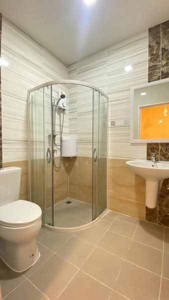 Golden Town Sukhumvit-Bearing Station, Samut Prakan, Soi Tesabansamrongtai 6, Sam Rong, Phra Pra Daeng, Samut Prakan, 3 Bedrooms, 106 sqm, Townhouse For Rent, by Ulaiwan Boonsiri, 11211517 - DDproperty.com