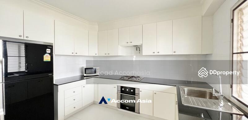 ให้เช่า - 3 Bedrooms Apartment for Rent in Sukhumvit, Bangkok near BTS Thong Lo at Perfect For A Big Family, กรุงเทพ