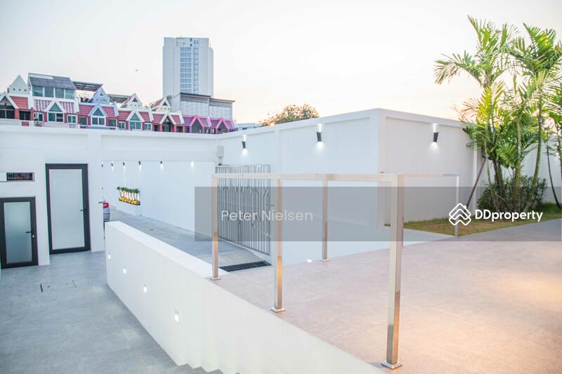 Luxury house on Pratumnak Hill, Pattaya, Chon Buri (Pattaya), Bang Lamung, Bang Lamung (Pattaya), Chon Buri (Pattaya), 5 Bedrooms, 650 sqm, Single Detached House For Sale, by Peter Nielsen, 11213658 - DDproperty.com