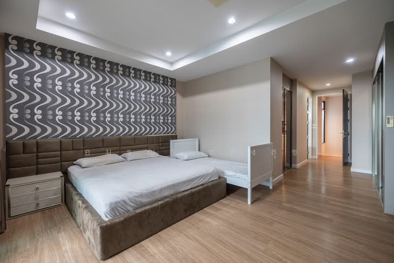 Bless Town Sukhumvit 50, Bangkok, Sukhumvit 50 Road, Phra Kanong, Khlong Toei, Bangkok, 3 Bedrooms, 290 sqm, Townhouse For Sale, by อมรญา ทองสุข, 11213846 - DDproperty.com