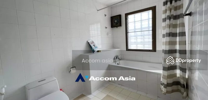 4 Bedrooms House for Rent in Sukhumvit, Bangkok near BTS Phrom Phong at Kid Friendly House Compound, Bangkok, Khong Tan, Khlong Toei, Bangkok, 4 Bedrooms, 280 sqm, Single Detached House For Rent, by Accom Asia, 11215377 - DDproperty.com