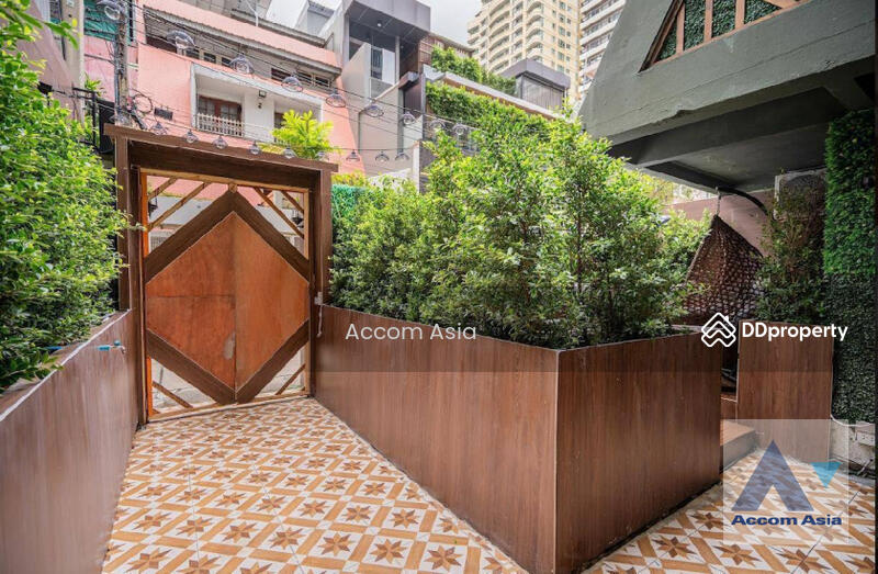 For Sale - 5 Bedrooms Townhouse for Sale and Rent in Sukhumvit, Bangkok near BTS Nana (AA27711), Bangkok