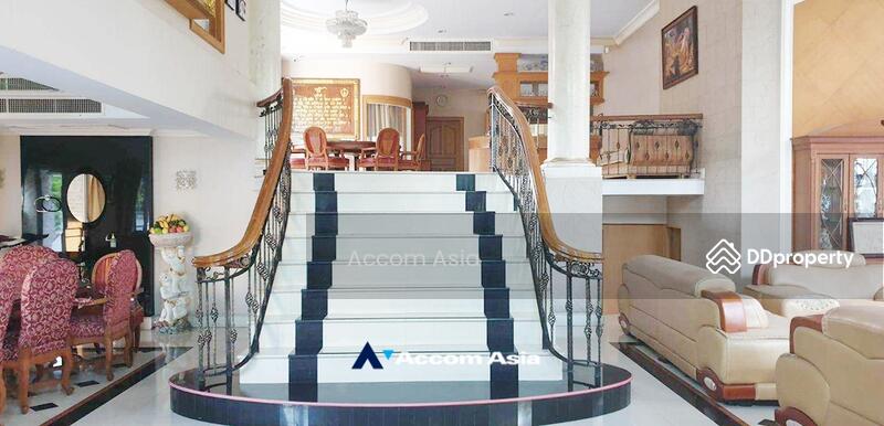 For Sale - 6 Bedrooms House for Sale in Sukhumvit, Bangkok near BTS Nana (AA33500), Bangkok