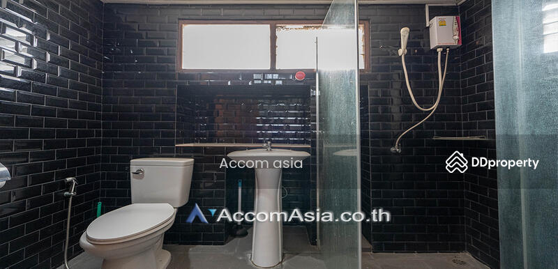 5 Bedrooms House for Rent in Sukhumvit, Bangkok near BTS Ekkamai at Ekkamai Villas (AA17168), กรุงเทพ, คลองตันเหนือ, วัฒนา, กรุงเทพ, 240 ตร.ม., บ้านเดี่ยว ให้เช่า, โดย Accom Asia, 11219532 - DDproperty.com