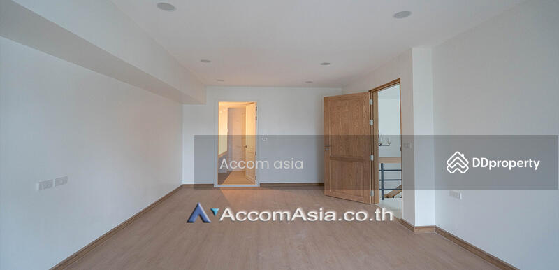 Royal Castle, Bangkok, Khlongtoei Nua, Watthana, Bangkok, 2 Bedrooms, 200 sqm, Condo For Rent, by Accom Asia, 11220823 - DDproperty.com