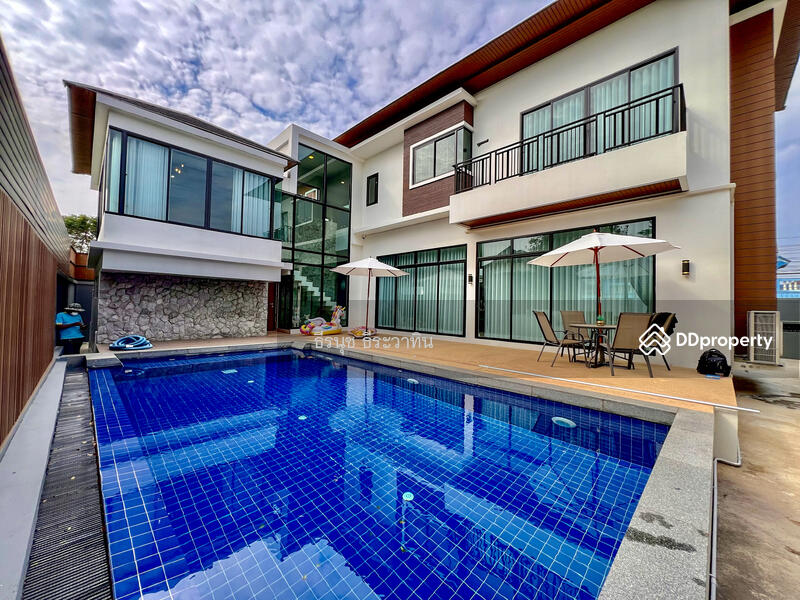 For Sale - 3-BR Luxury Pool Villa, Phahonyothin 56, Bangkok