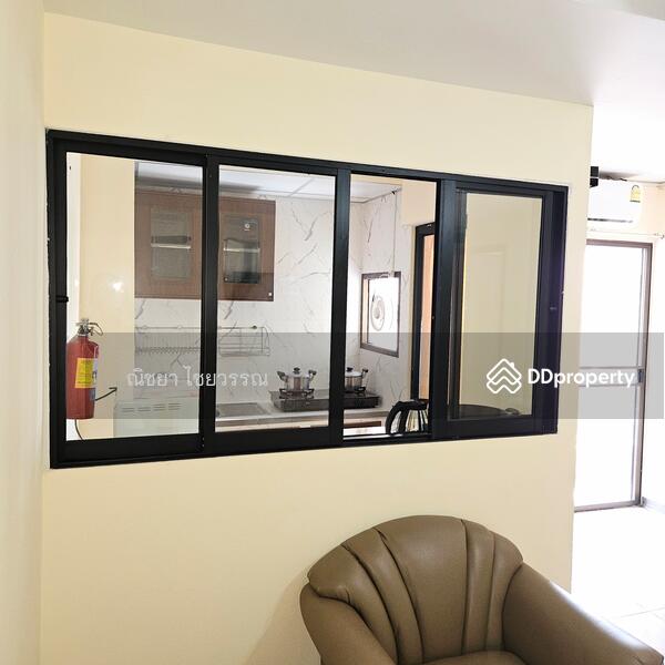 One bedroom: Fully equipped Kitchen.