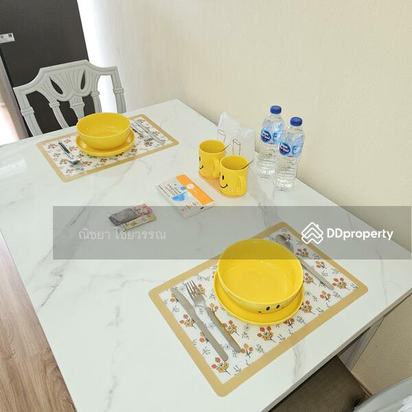 Dinning table for 2 guests. Fully equipped utensils.