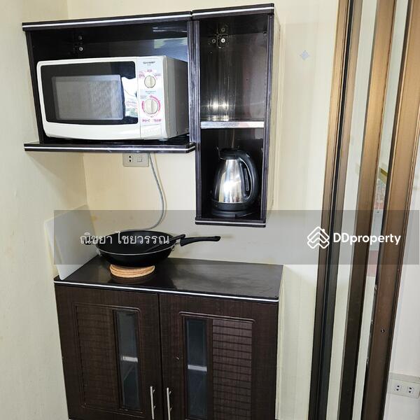 Omni Suites Aparts-Hotel, Bangkok, 25 Soi Srinakarin 9, Suan Luang, Bangkok, 2 Bedrooms, 86 sqm, Apartment For Rent, by ณิชยา ไชยวรรณ, 11228394 - Pantry area with microwave, kettle, pots, pan, spatula, and chopping board. - DDproperty.com