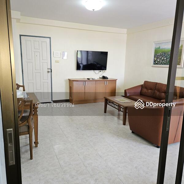 Omni Suites Aparts-Hotel : ออมนิ สวีท อพาร์ต-โฮเทล, กรุงเทพ, 25 ซอยศรีนครินทร์ 9, สวนหลวง, กรุงเทพ, 86 ตร.ม., อพาร์ทเมนท์ ให้เช่า, โดย ณิชยา ไชยวรรณ, 11228394 - Living and Dinning area with TV. - DDproperty.com